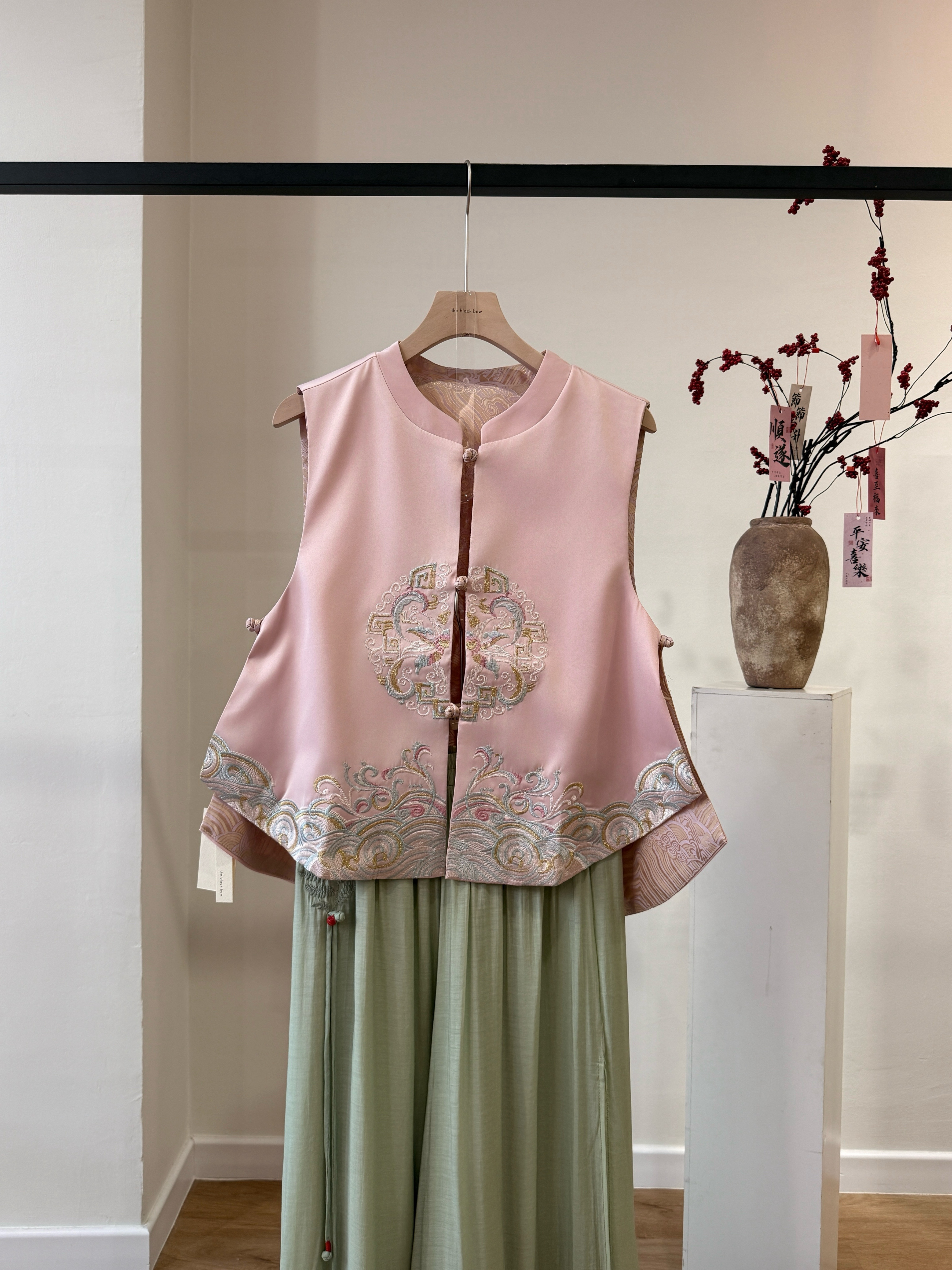 Shuang Qi Pankou Two Sided Oriental Vest