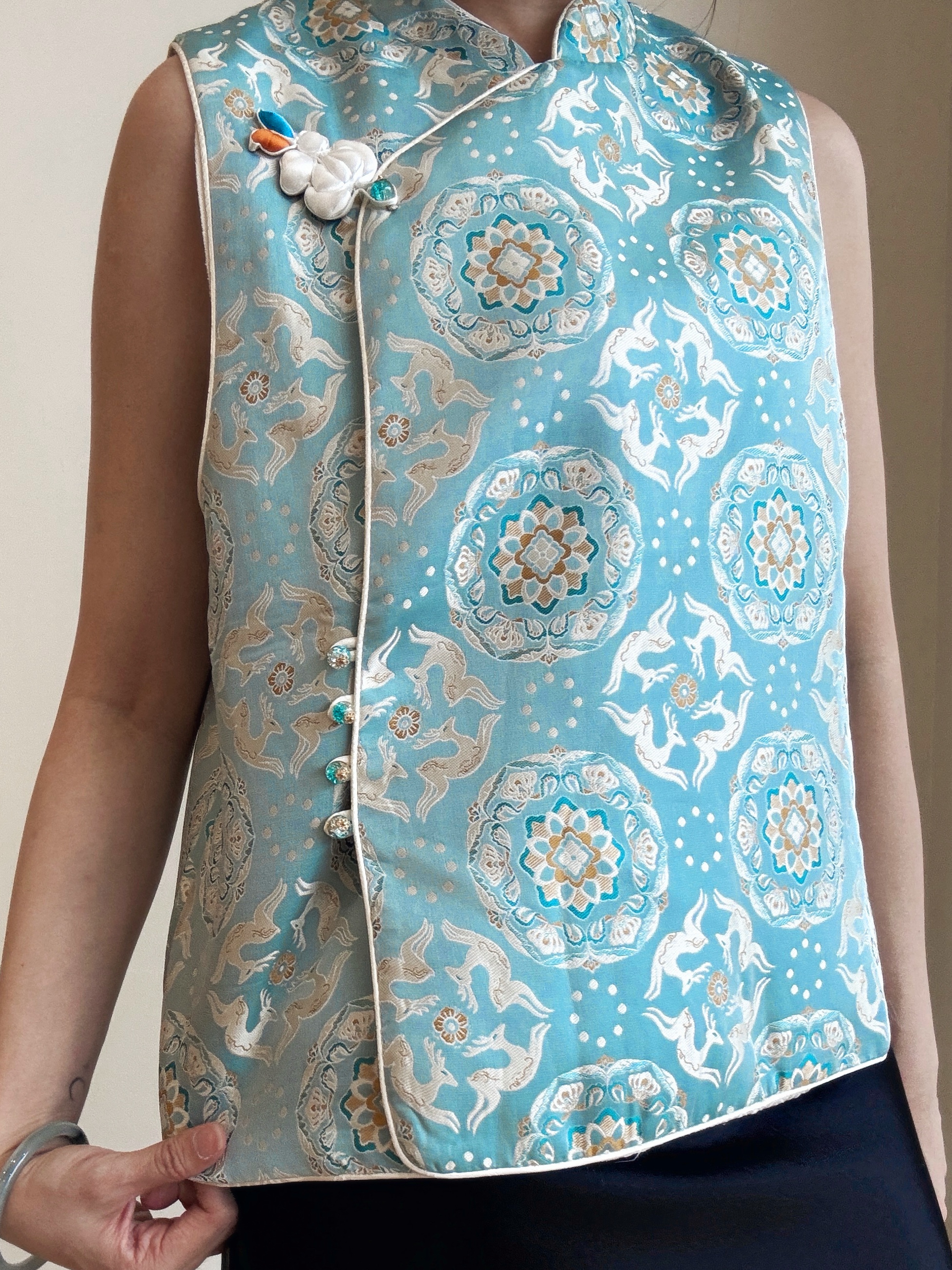 Shuang Fang Oriental Vest
