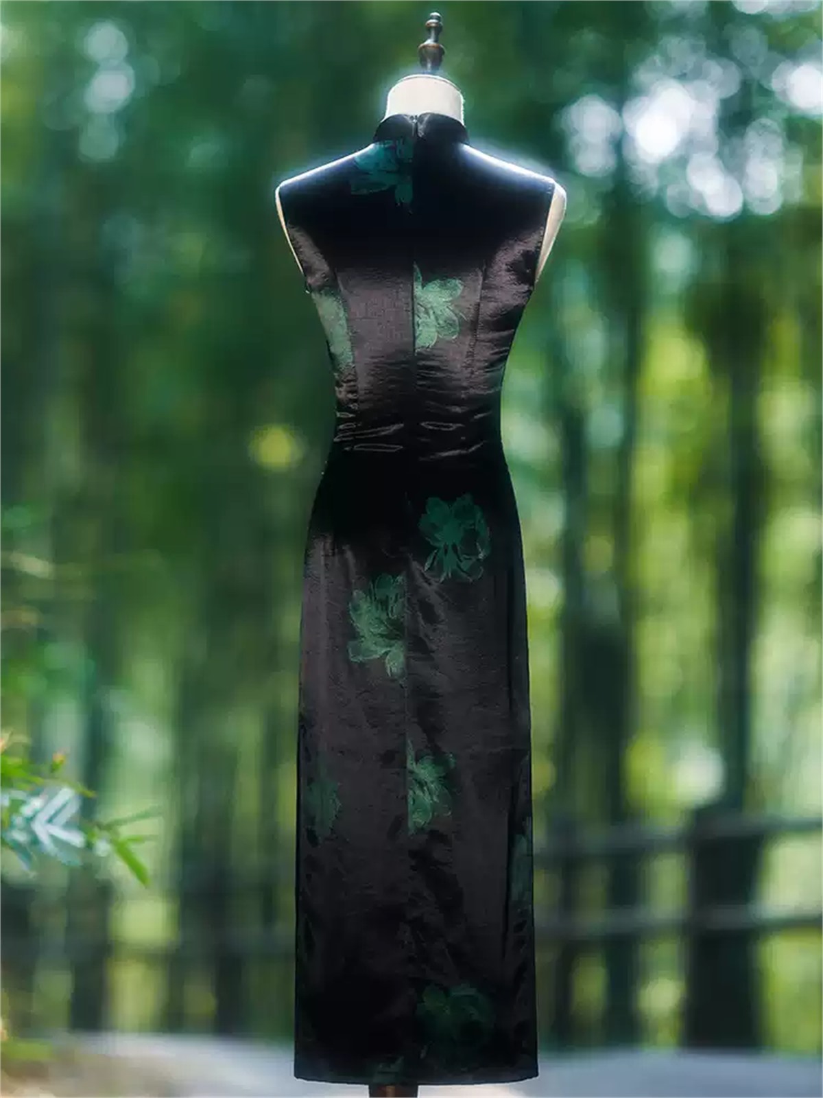 Ya Chai Floral Print Sleeveless Cheongsam