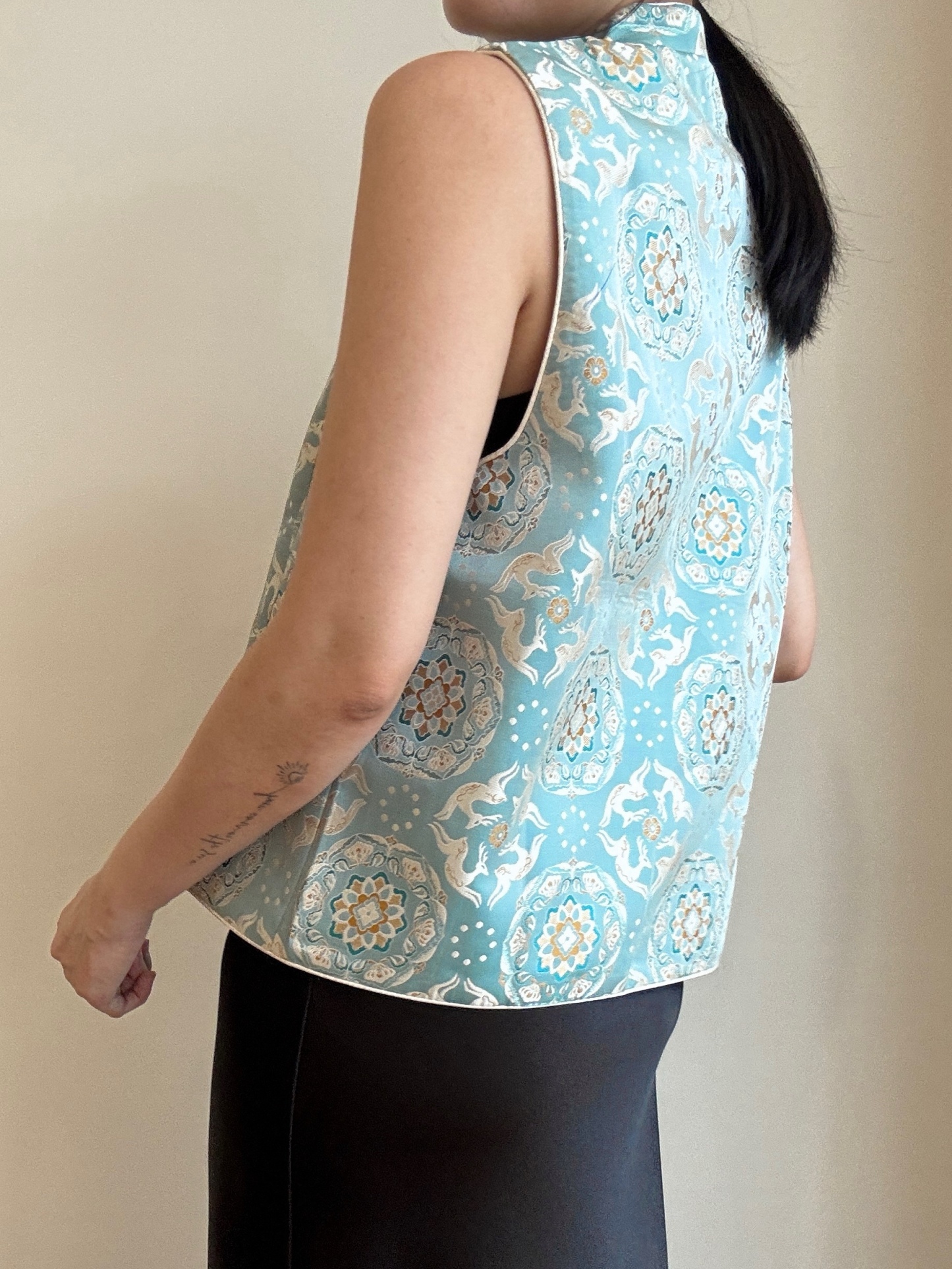 Shuang Fang Oriental Vest