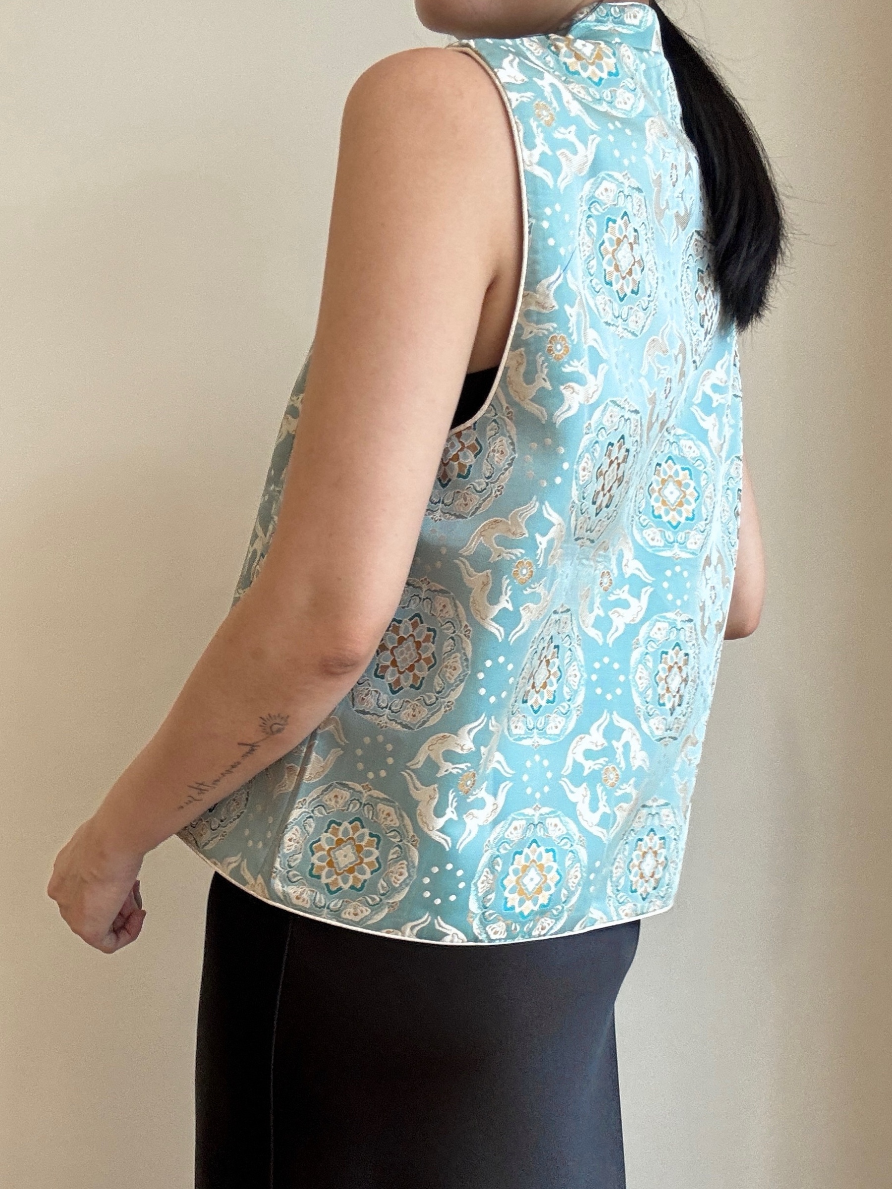 Shuang Fang Oriental Vest