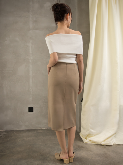 Gillette Back Slit OL Skirt (Discounted-S, M, L size)-The Black Bow-