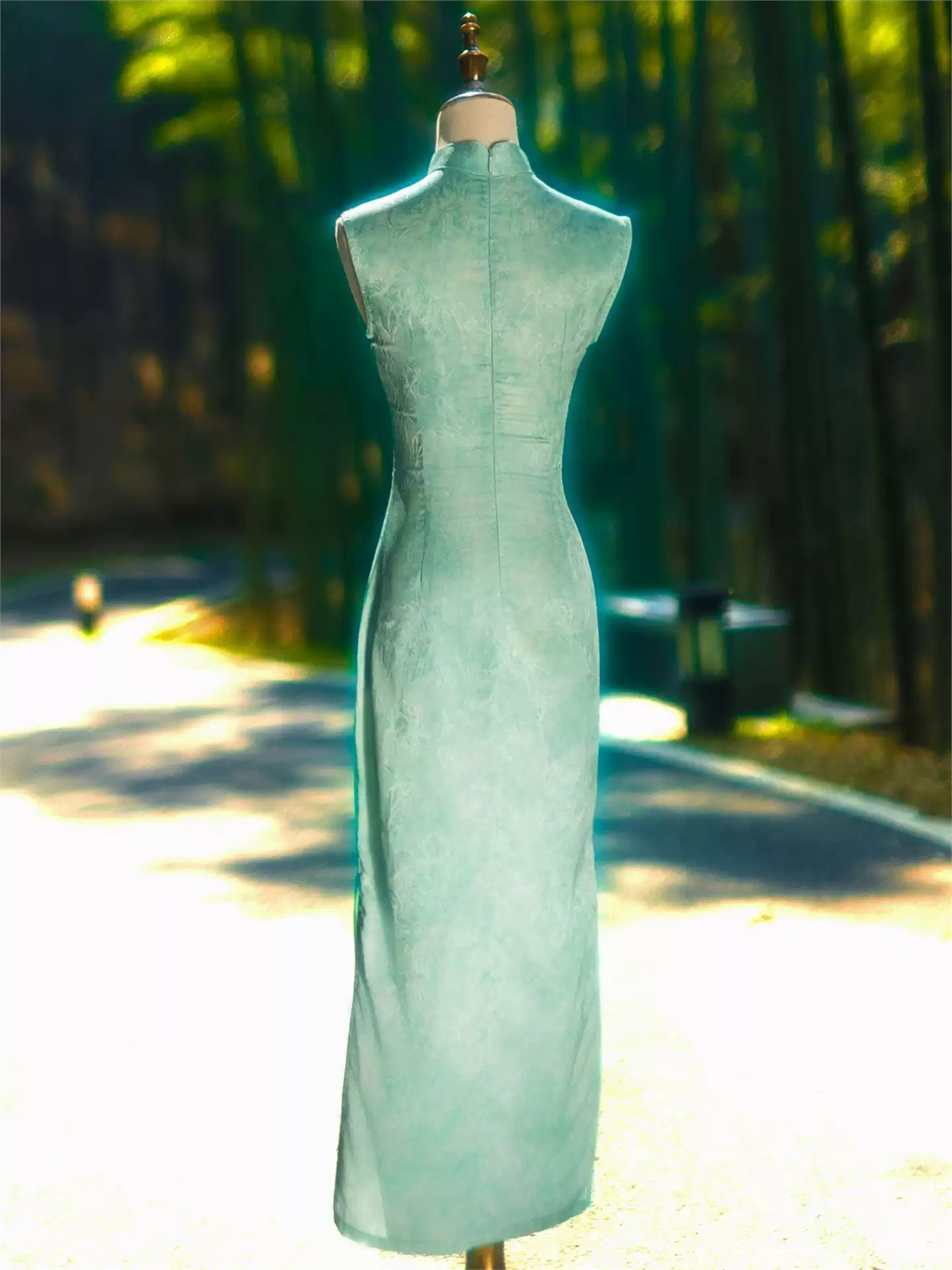 Yun Chi Jacquard Sleeveless Cheongsam