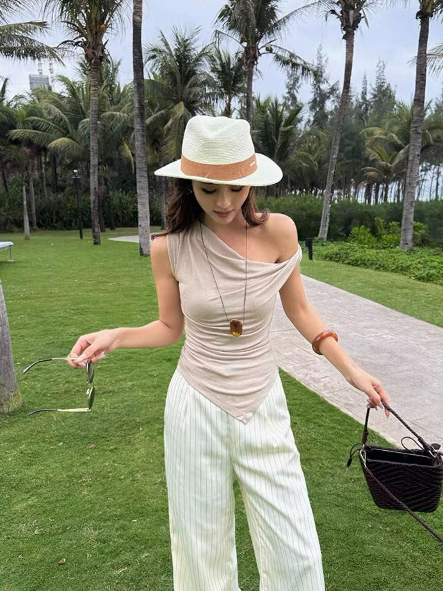 Kely One Shoulder Knit Top