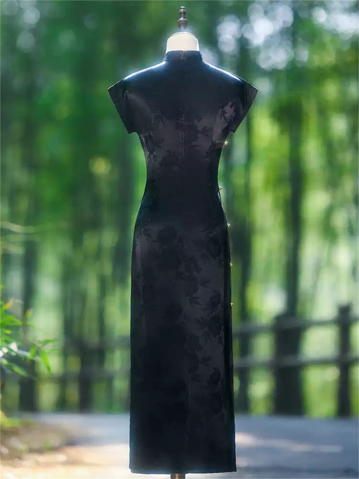 Ya Bing Floral Jacquard Cap Sleeve Cheongsam