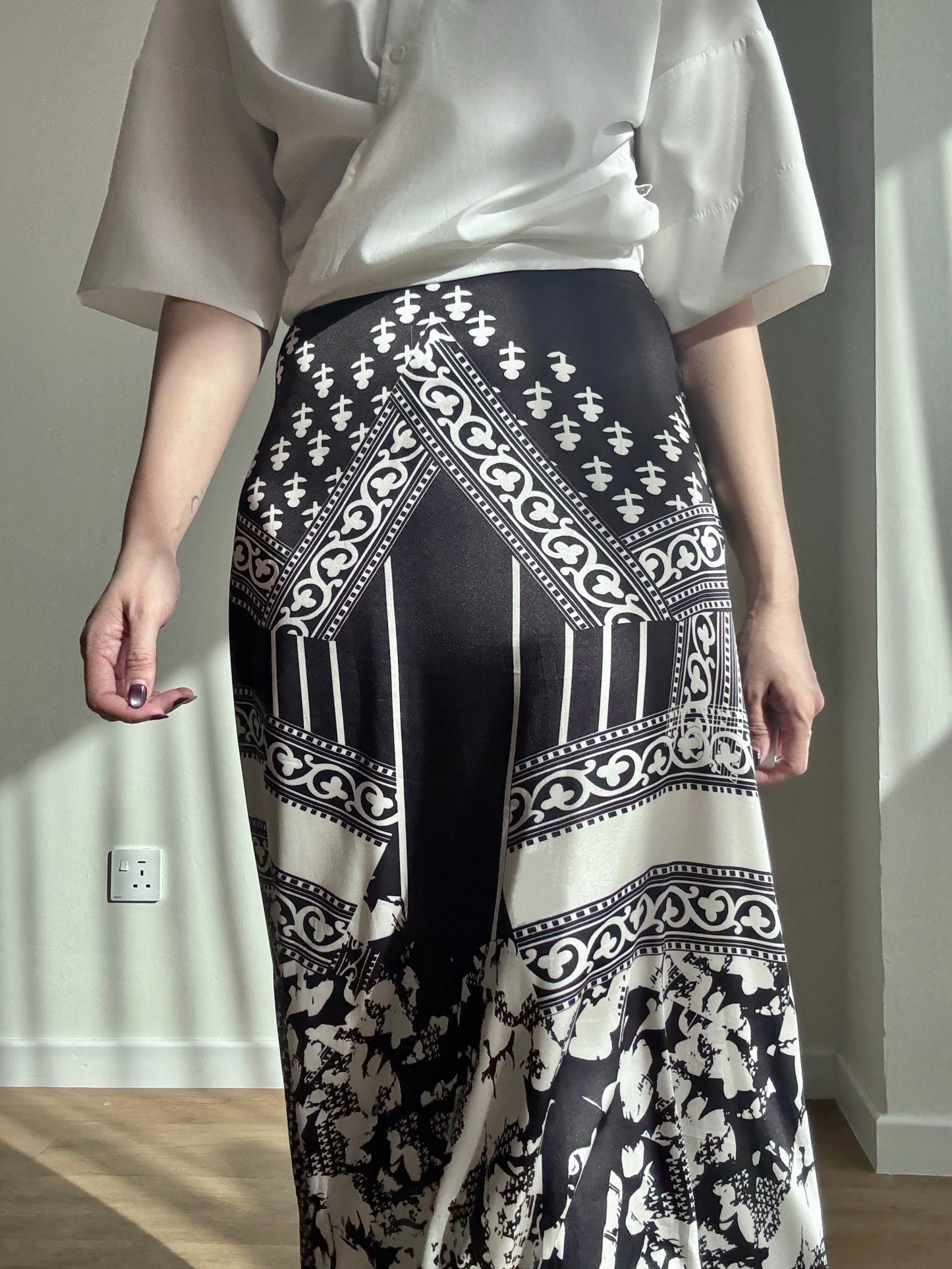 Videl Graphic Printing Skirt