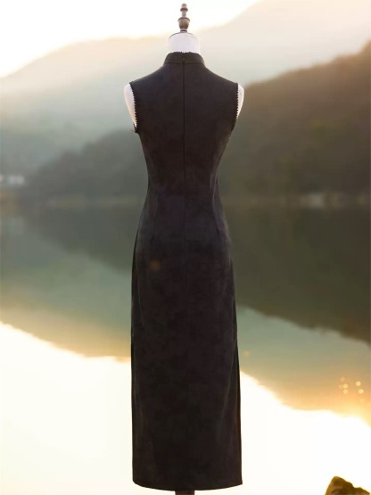Ya Chang Sleeveless Jacquard Cheongsam