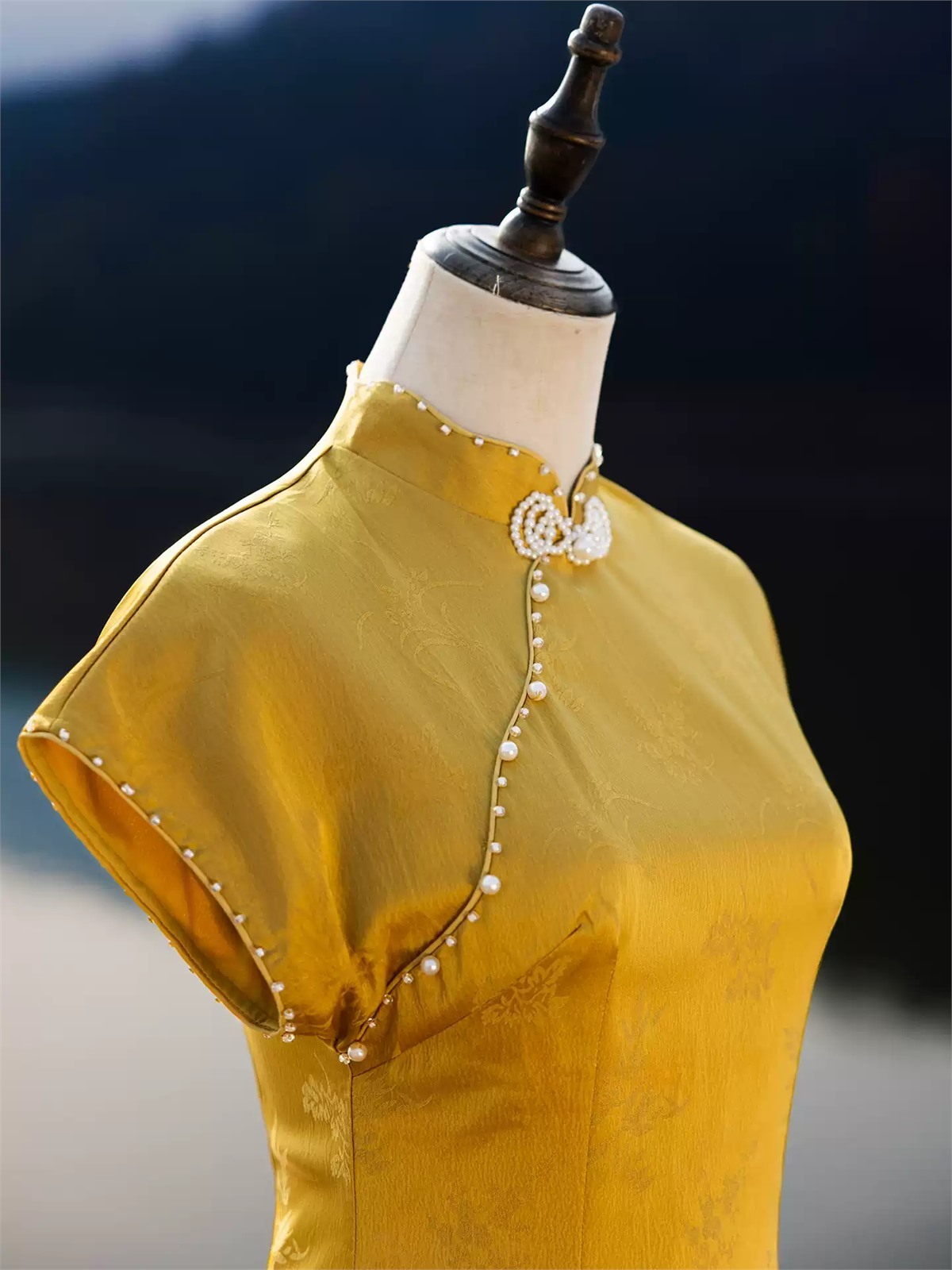 Yun Chou Botanical Jacquard Cap Sleeve Cheongsam