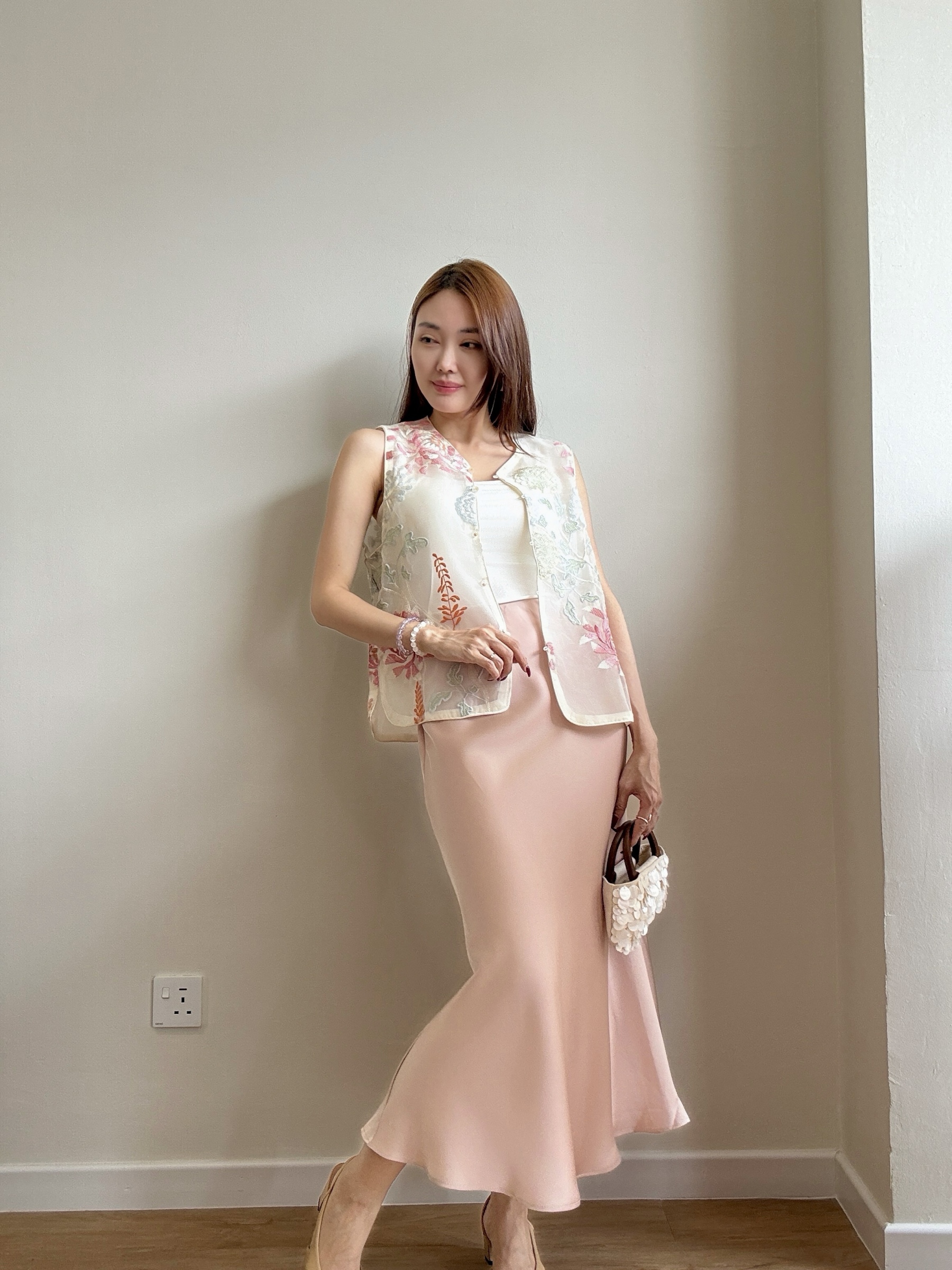 Li Qi Floral Embroided Oriental Vest