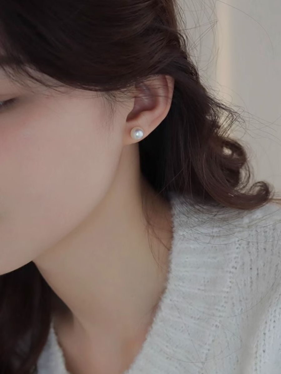 Enya Mermaid Pearl Ear Studs (Discounted-8mm, 10mm)-The Black Bow-
