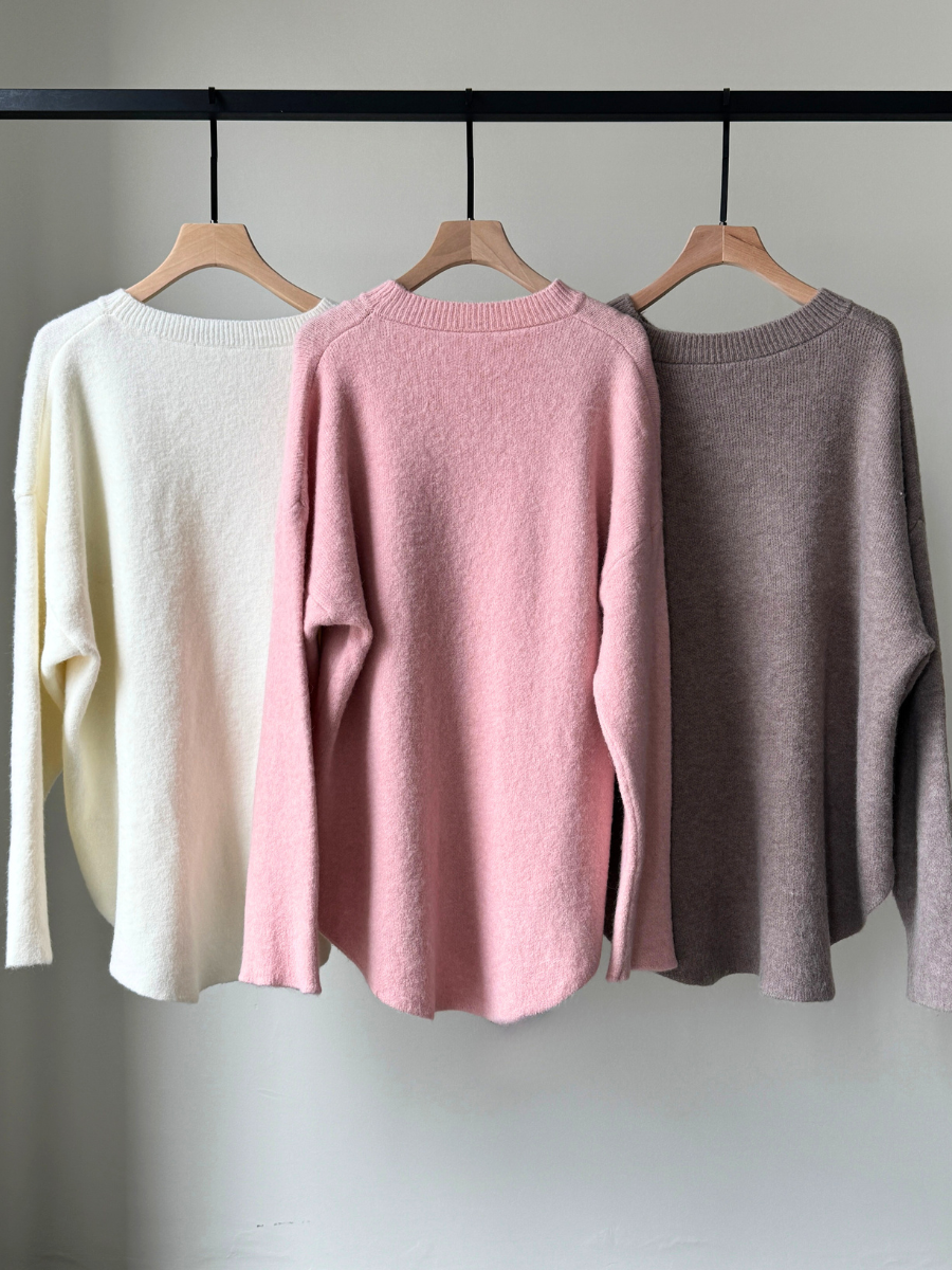 Kristine Oversized Sweater-The Black Bow-