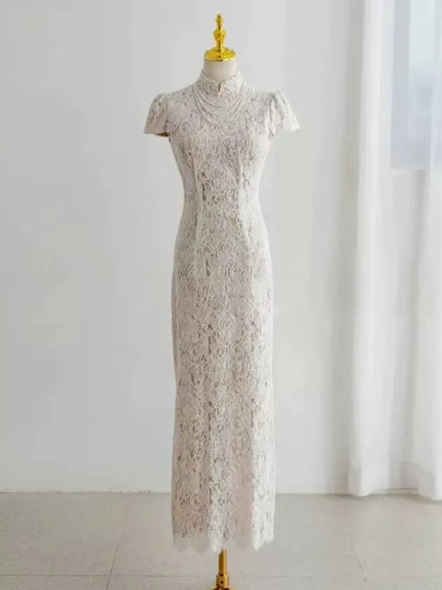 Wan Ru Bare Back Lacey Cheongsam-The Black Bow-