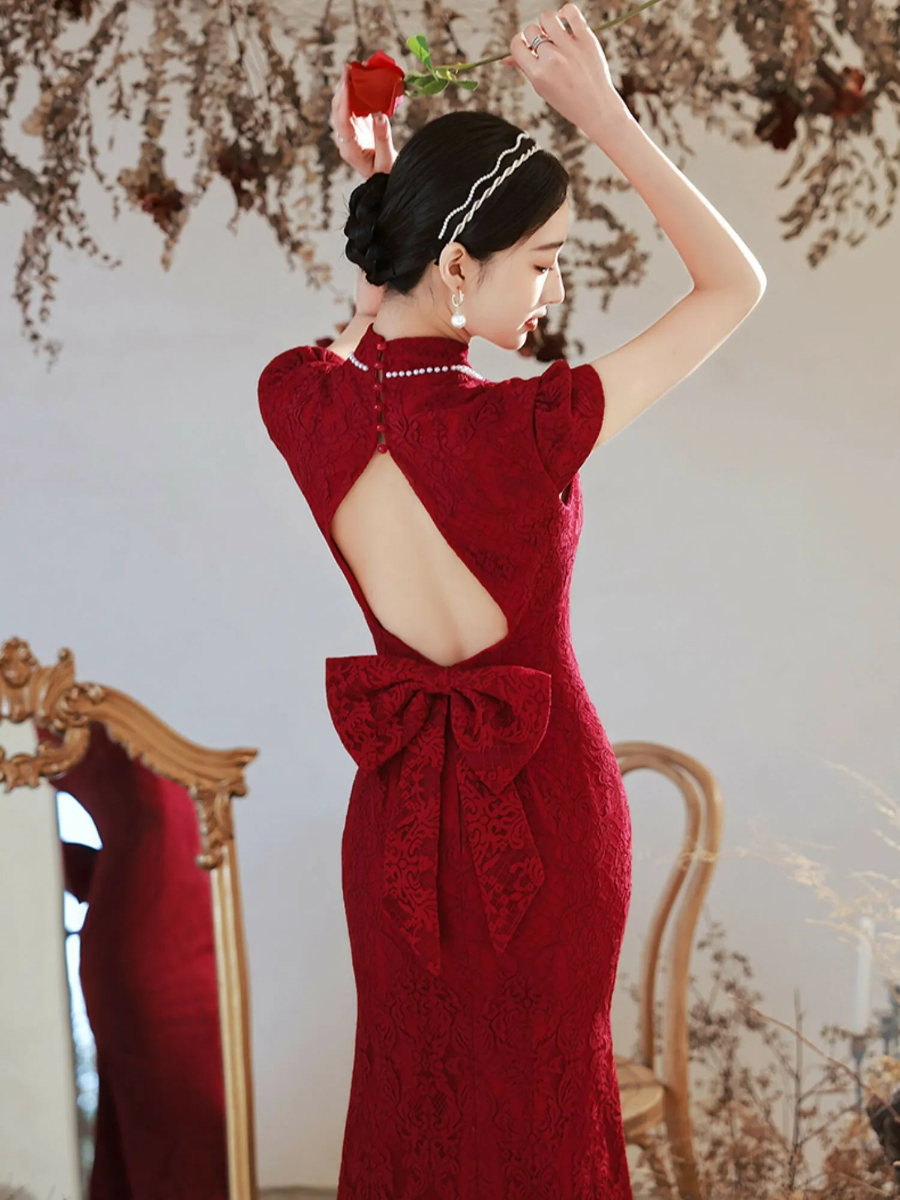 Wan Ru Bare Back Lacey Cheongsam-The Black Bow-