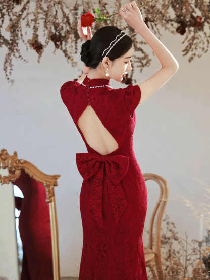 Wan Ru Bare Back Lacey Cheongsam-The Black Bow-