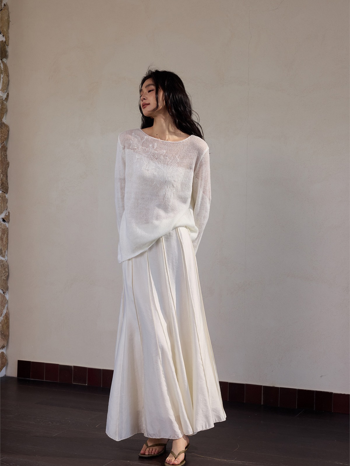Hera Graceful Floral Sheer-Knit Long-Sleeve Top