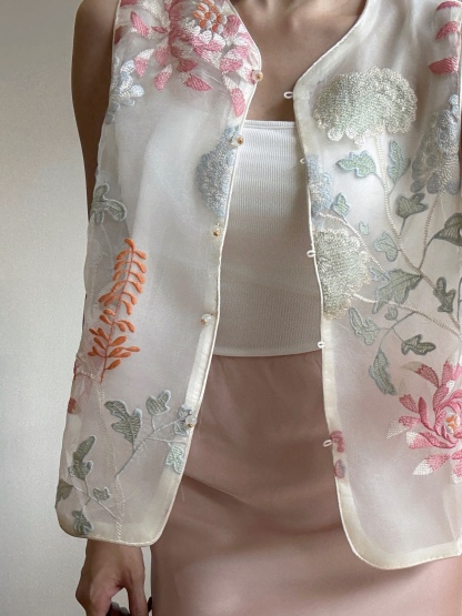 Li Qi Floral Embroided Oriental Vest