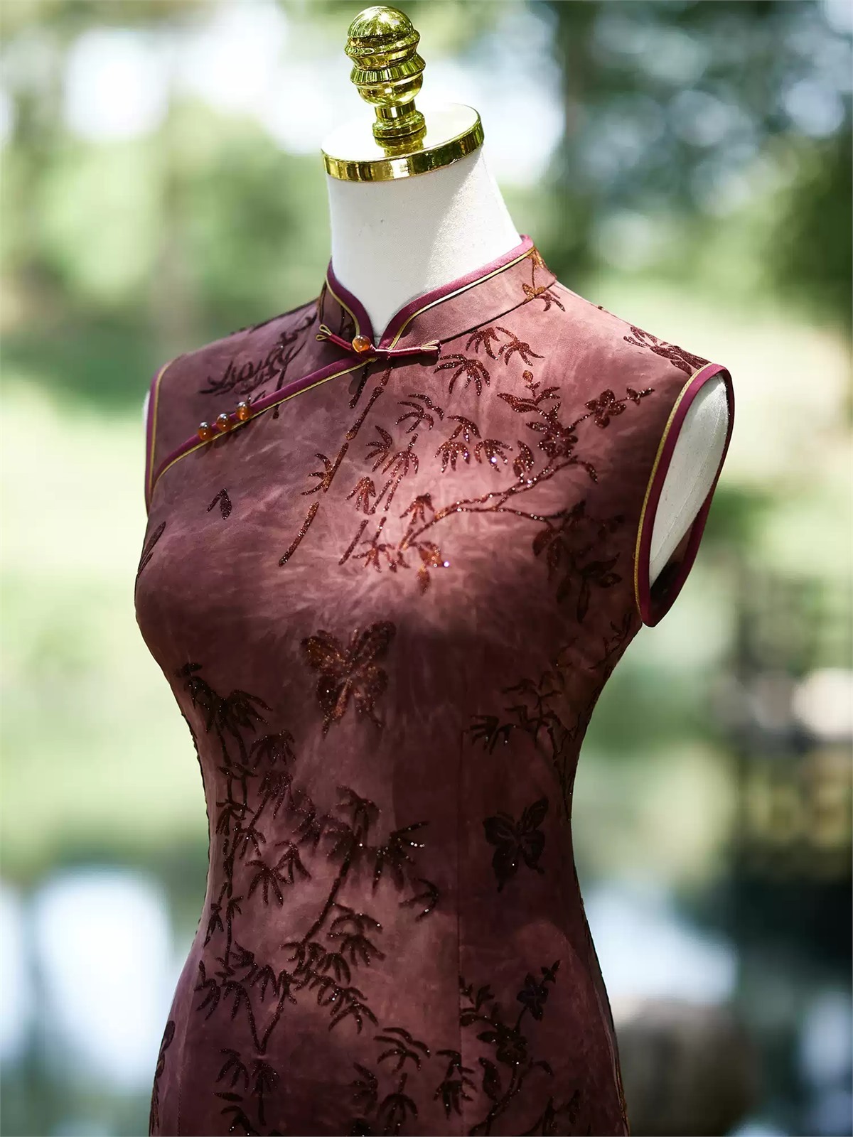 Yun Bang Botanical Flocked Sleeveless Cheongsam