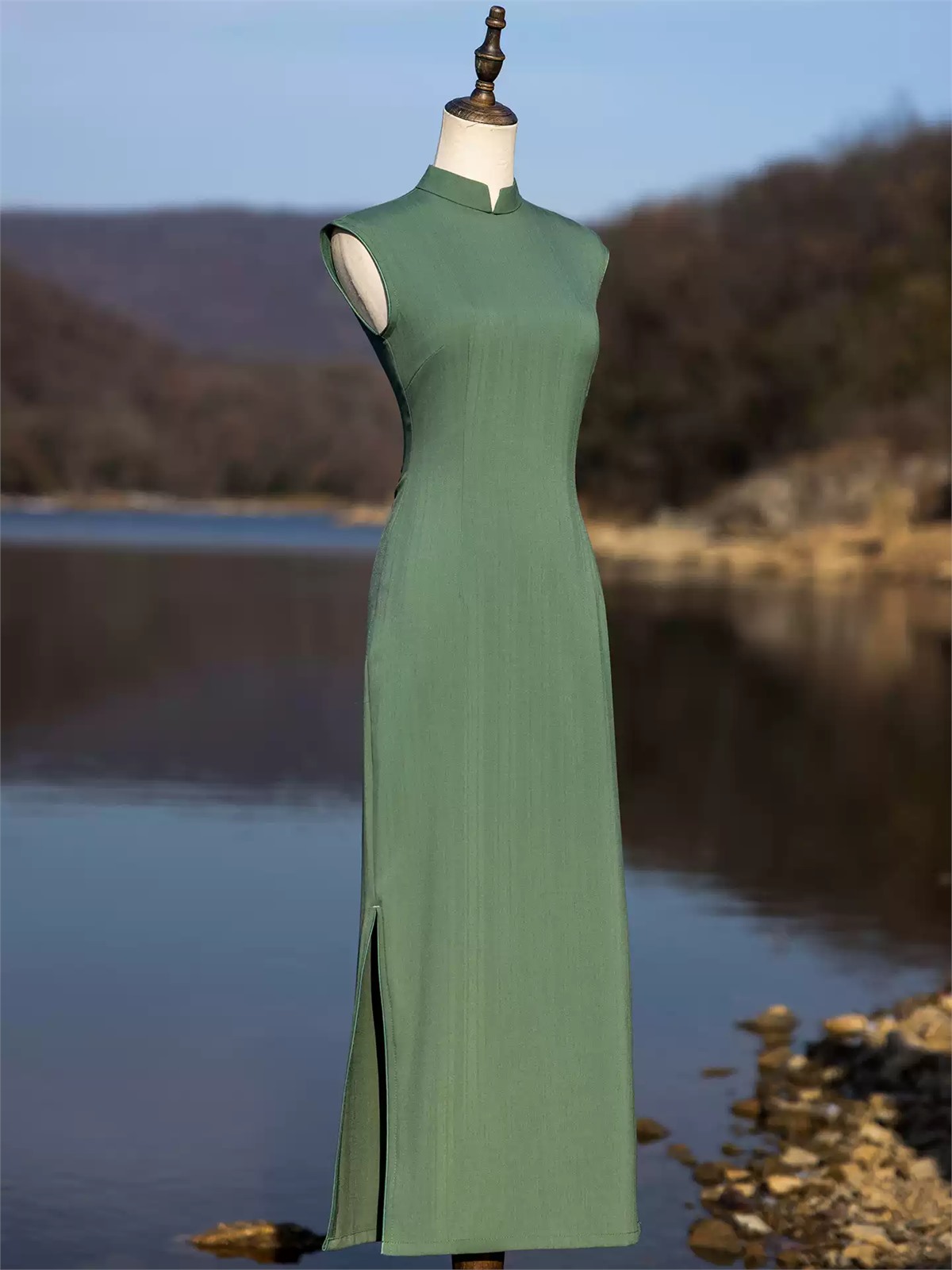 Yun Cheng Sleeveless Cheongsam