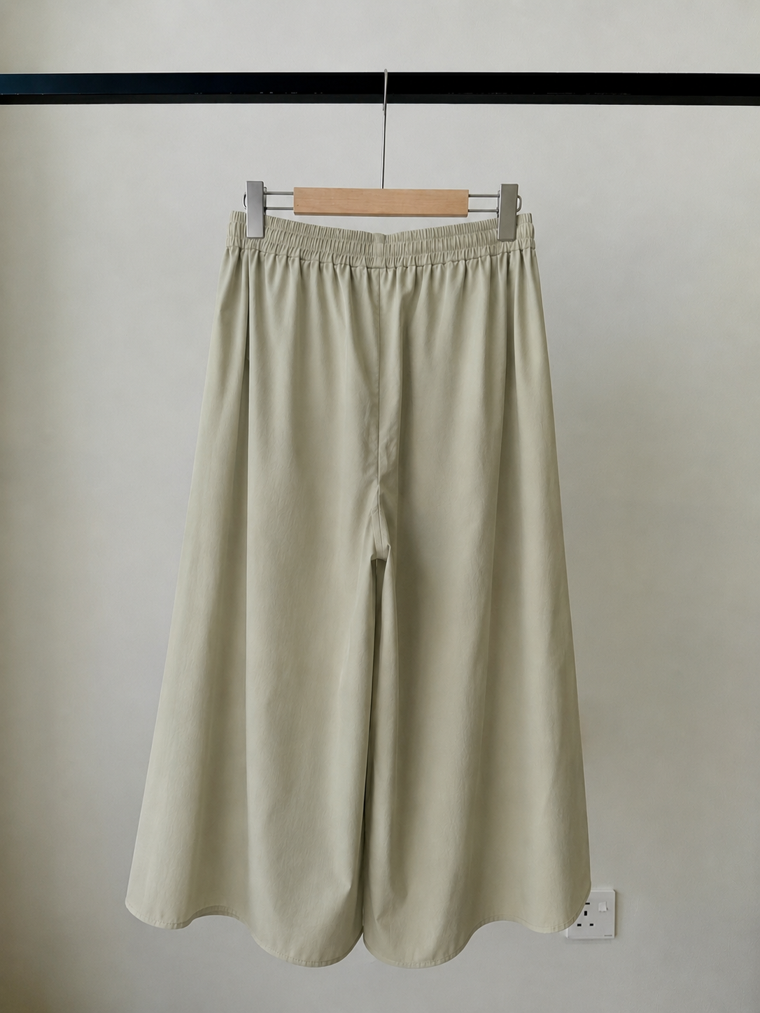 Van Textured Flowy Culottes