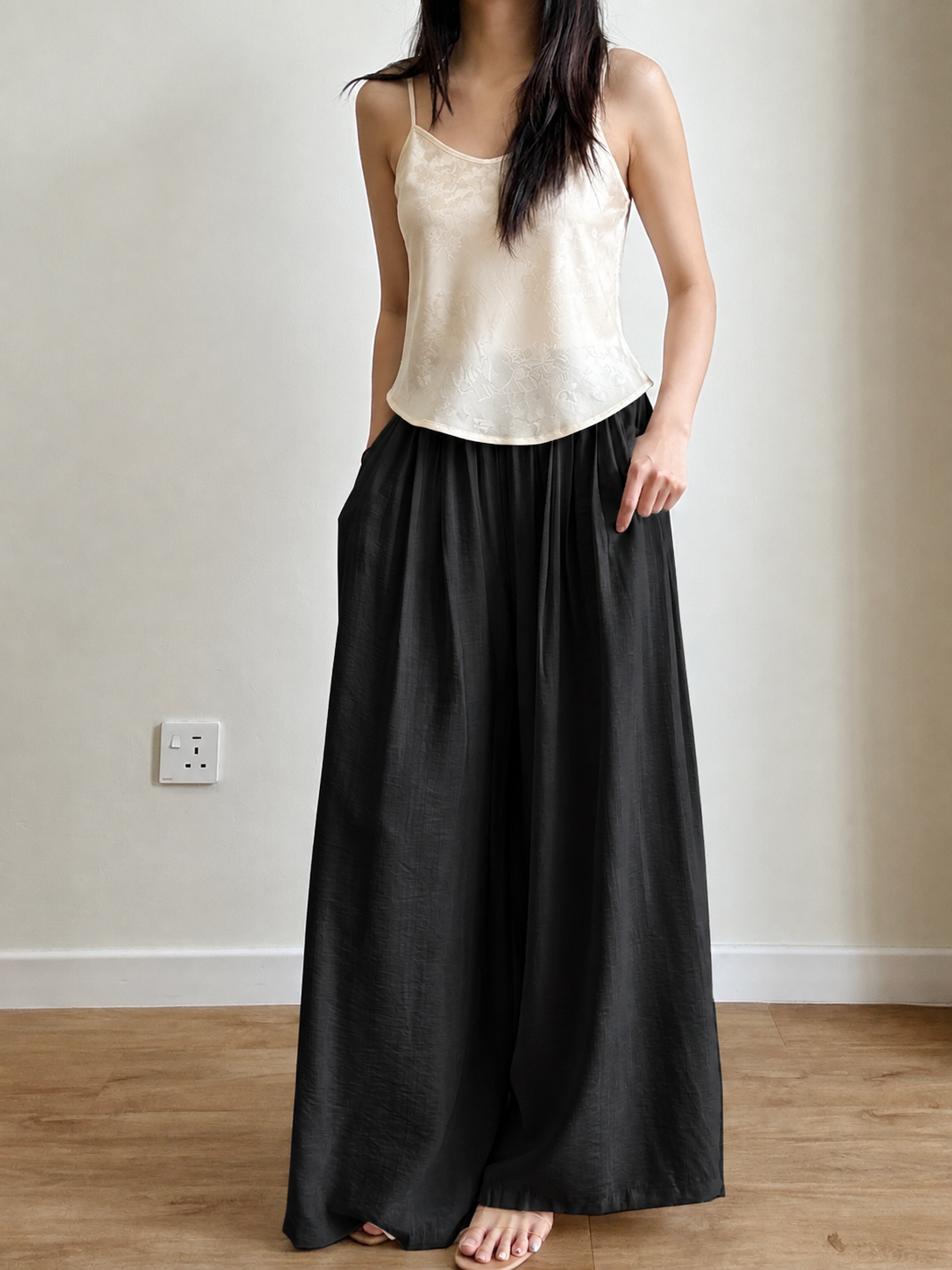 Gideon Crinkle-Texture Flowy Wide Leg Pants