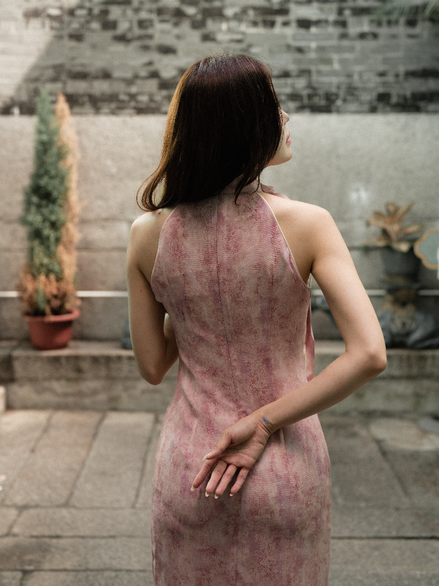 Shuang Han Ribbon Tie Halter Neck Cheongsam