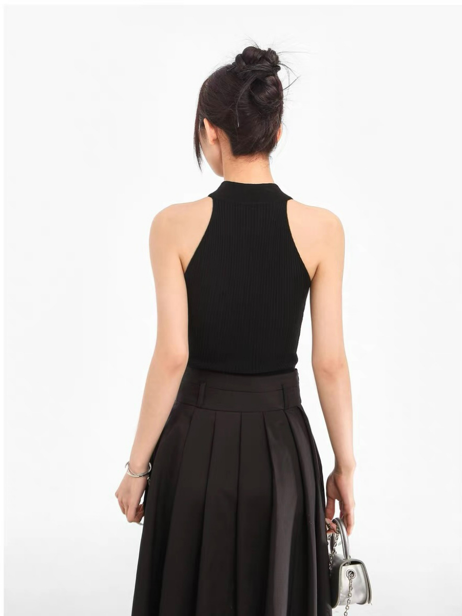 Li Yi Halter Neck Oriental Knit Top