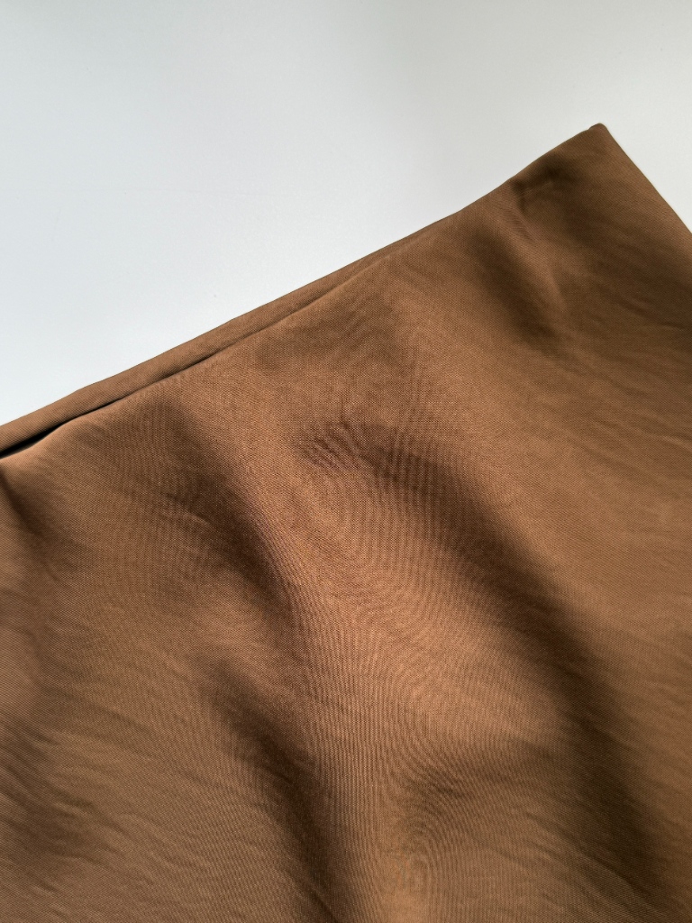 Audrey Textured Satin Bias Cutting Skirt (Discounted-L size)