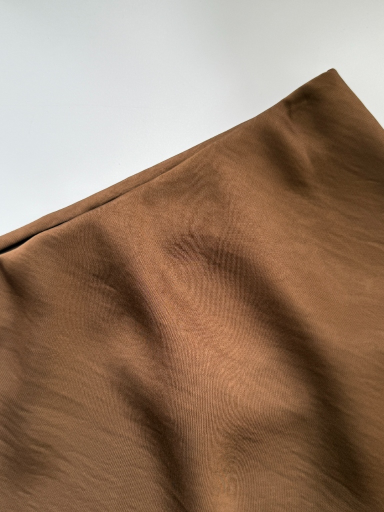 Audrey Textured Satin Bias Cutting Skirt (Discounted-L size)
