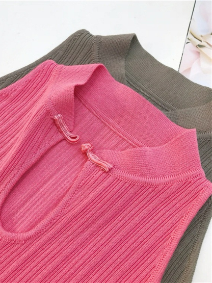 Li Yi Halter Neck Oriental Knit Top