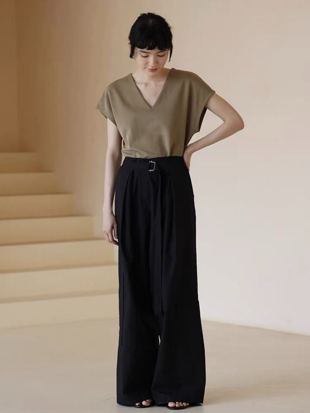 Hutton V-Collar Top