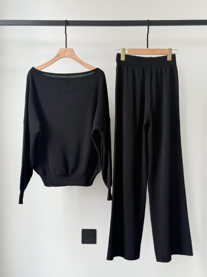Rachel One/ Off Shoulder Two Way Knit Top & Pants Set