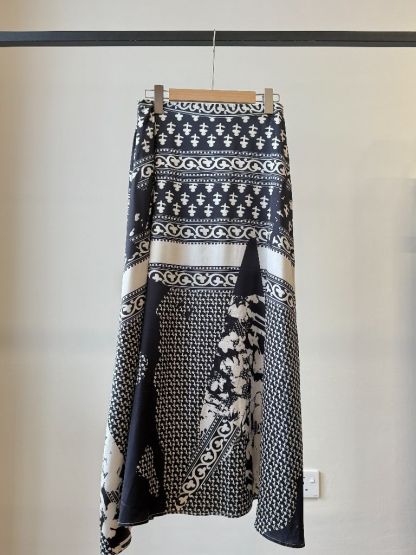 Videl Graphic Printing Skirt