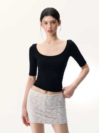 Leng U-Collar Mid Sleeve Top