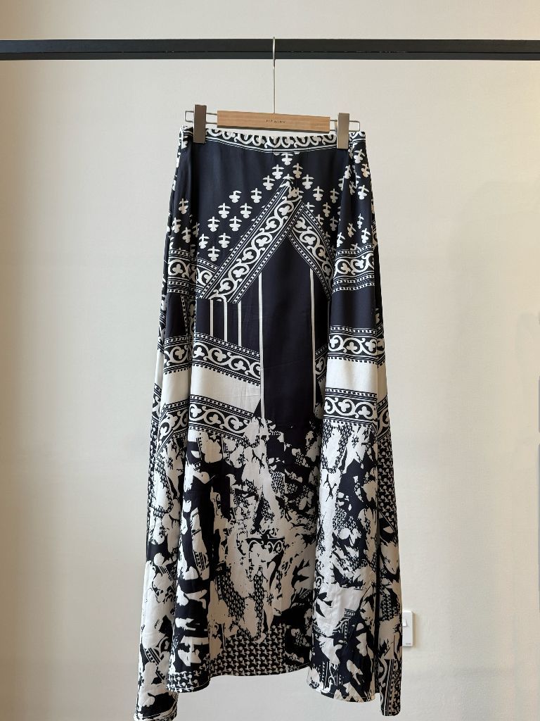 Videl Graphic Printing Skirt