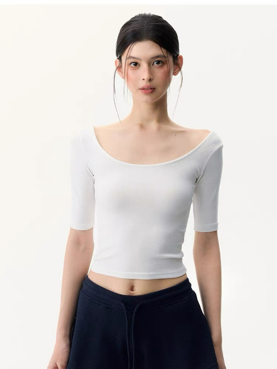 Leng U-Collar Mid Sleeve Top