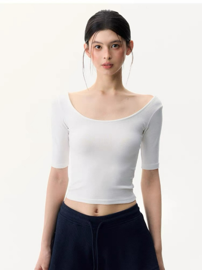 Leng U-Collar Mid Sleeve Top