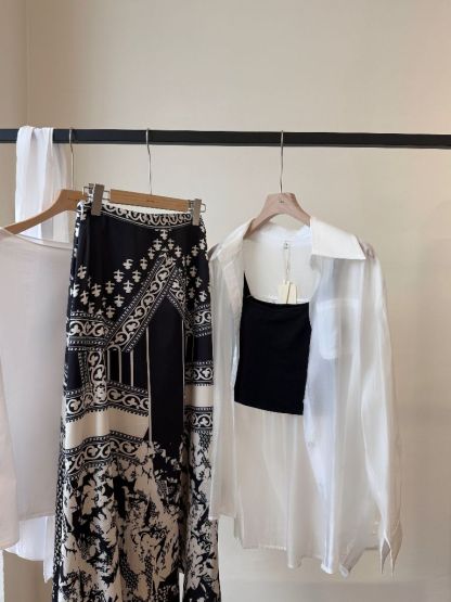 Videl Graphic Printing Skirt