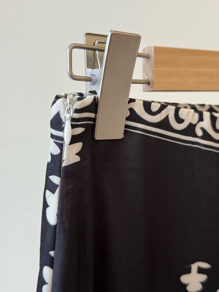 Videl Graphic Printing Skirt