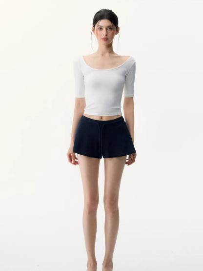 Leng U-Collar Mid Sleeve Top