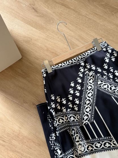 Videl Graphic Printing Skirt