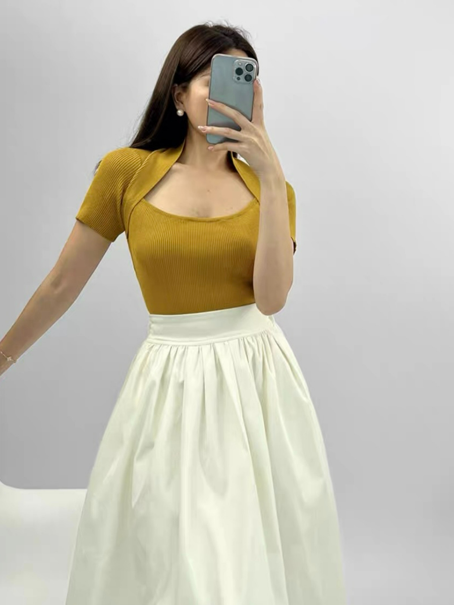 Fabianco Queen Anne Collar Knit Top