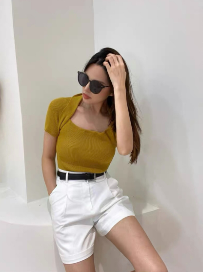 Fabianco Queen Anne Collar Knit Top