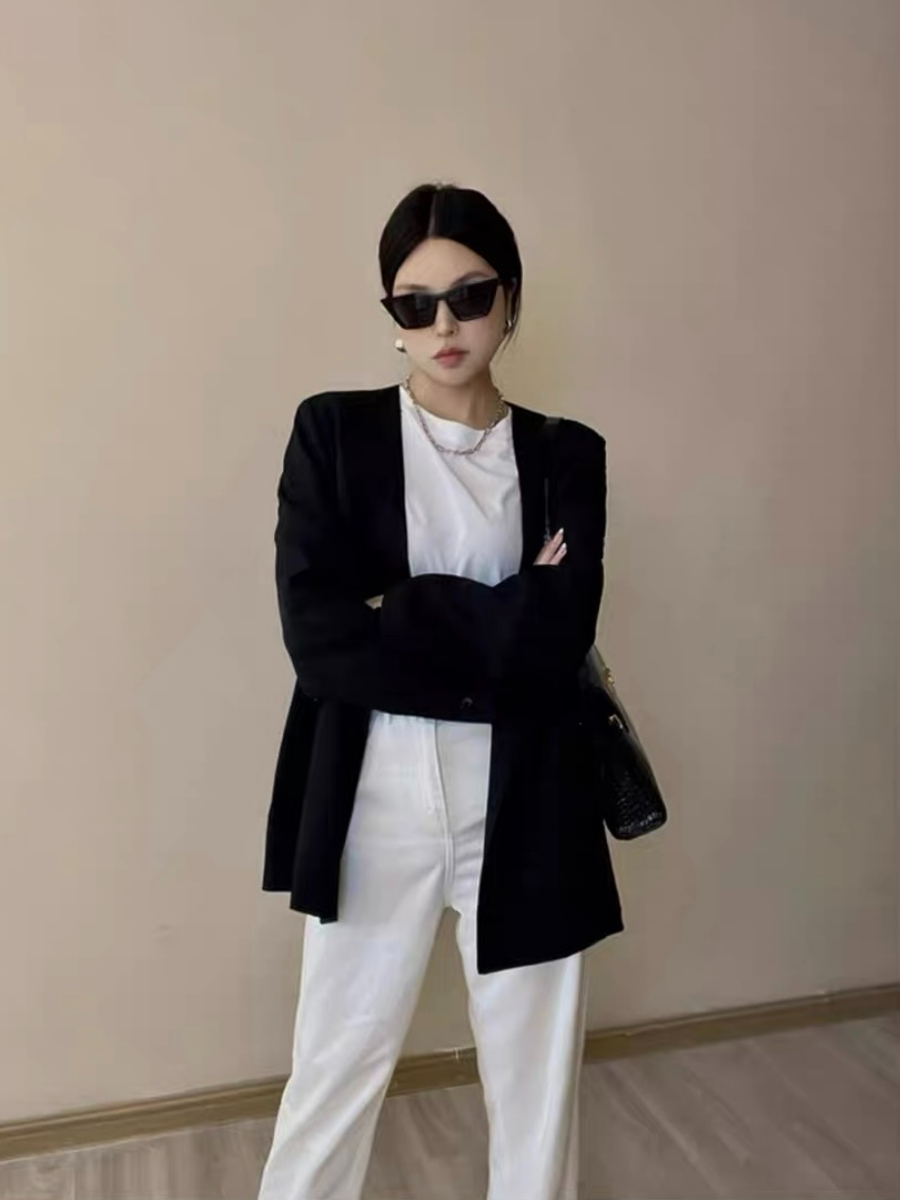 Florence Round Neck Basic Tee