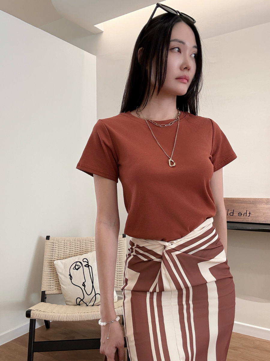 Aelyn Basic Tee