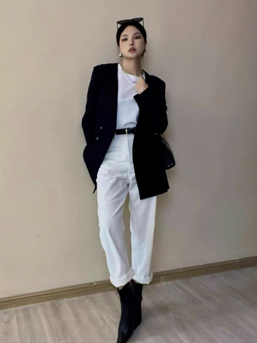 Florence Round Neck Basic Tee