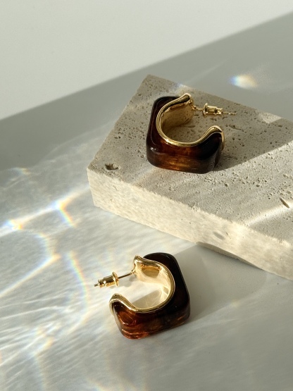 Yun-Suu Hoop Earrings