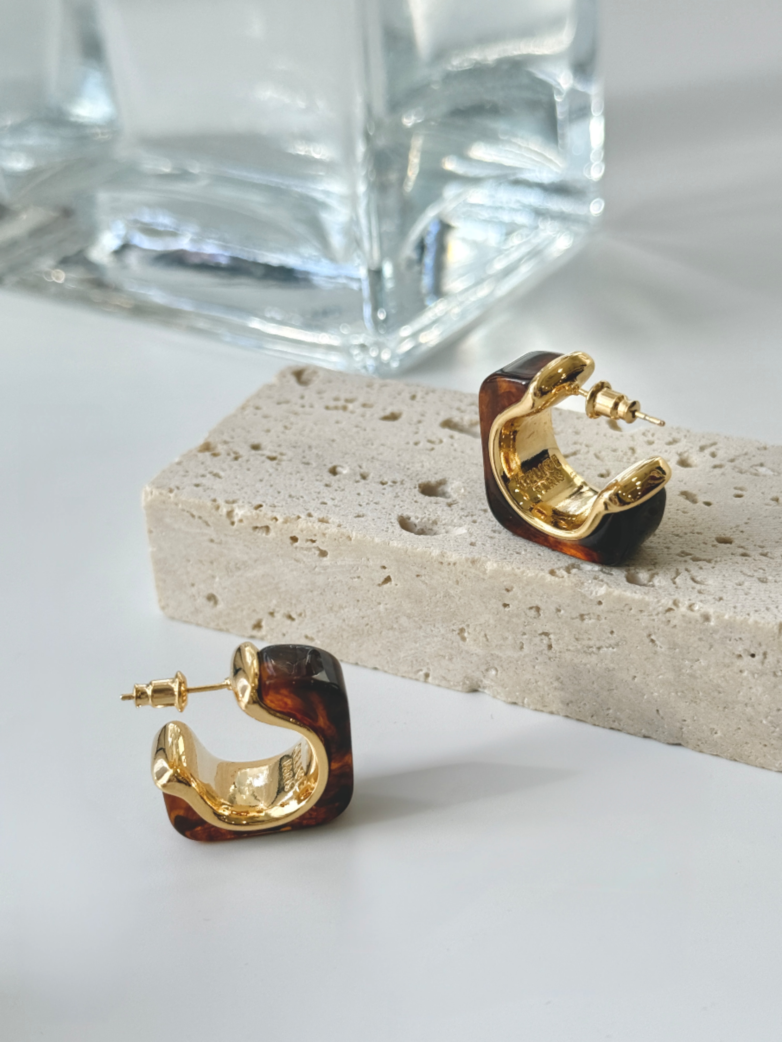 Yun-Suu Hoop Earrings