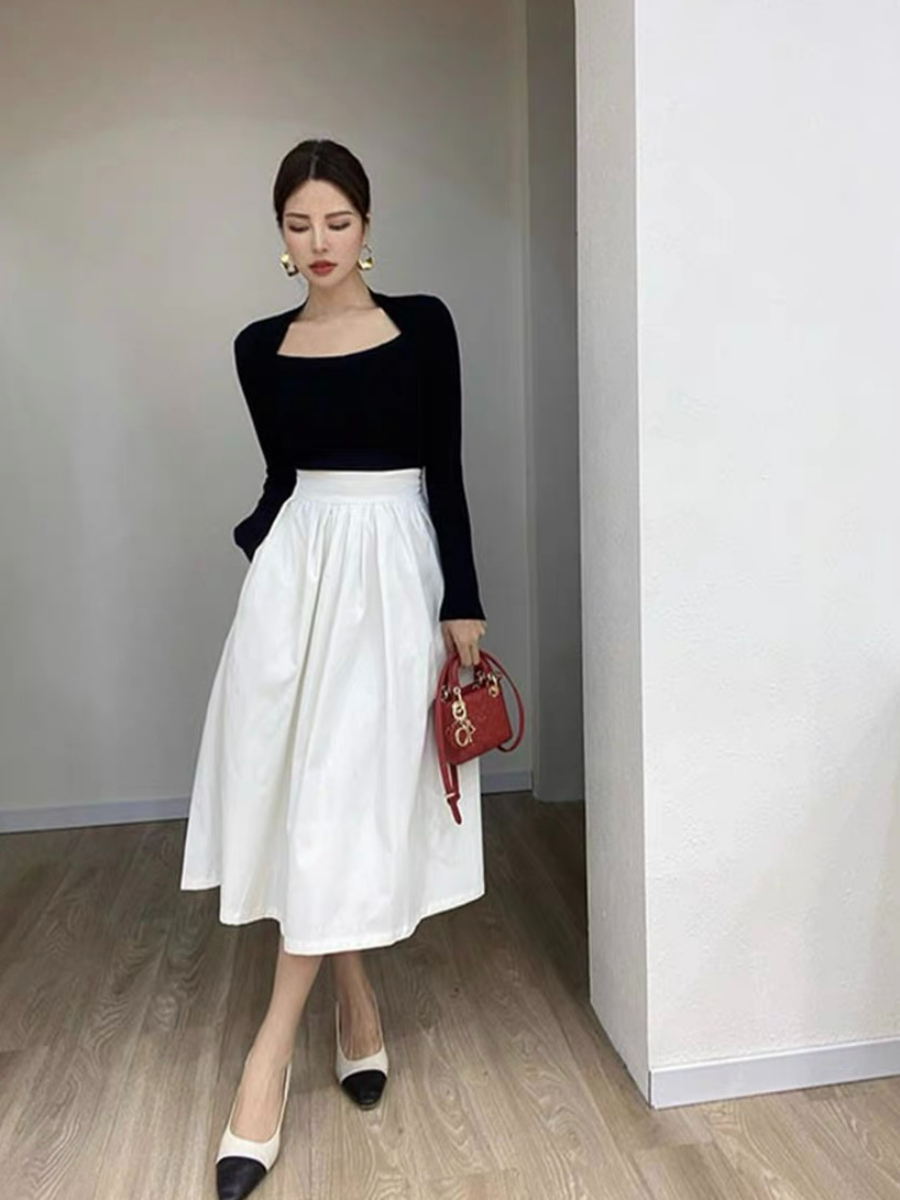 Fabian Queen Anne Collar Long Sleeves Knit Top