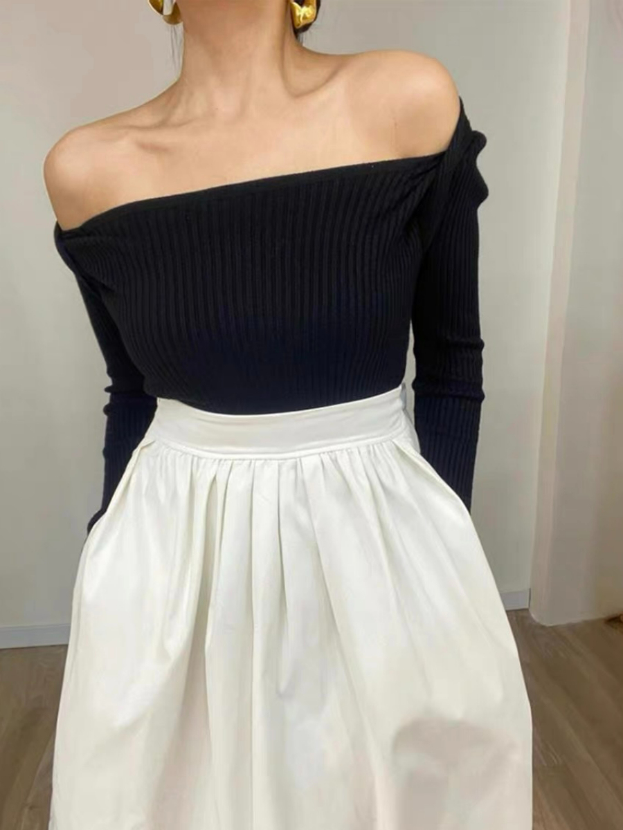 Fabian Queen Anne Collar Long Sleeves Knit Top