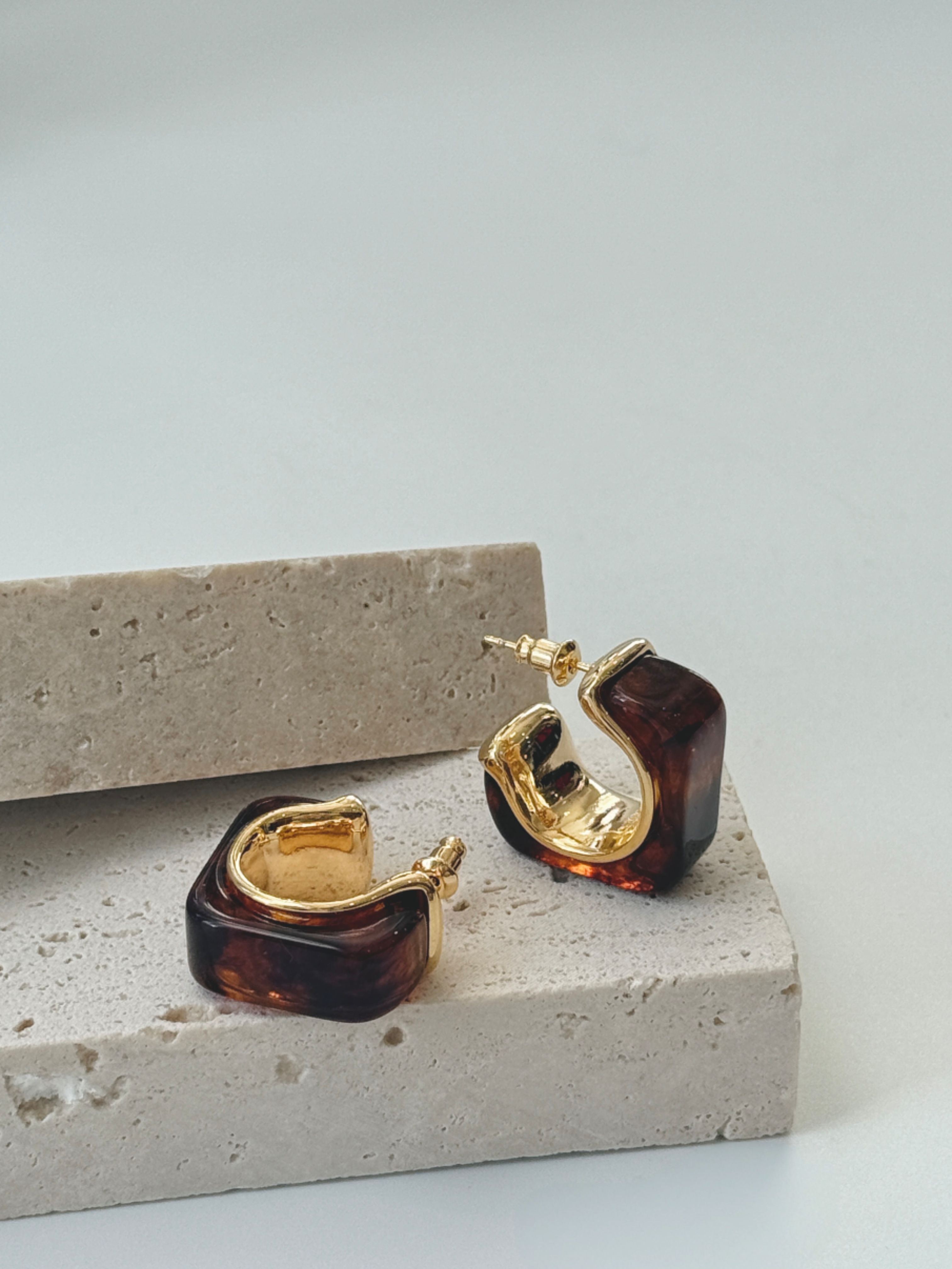 Yun-Suu Hoop Earrings